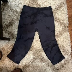 WOMENS LULULEMON LEGGINGS SIZE 6